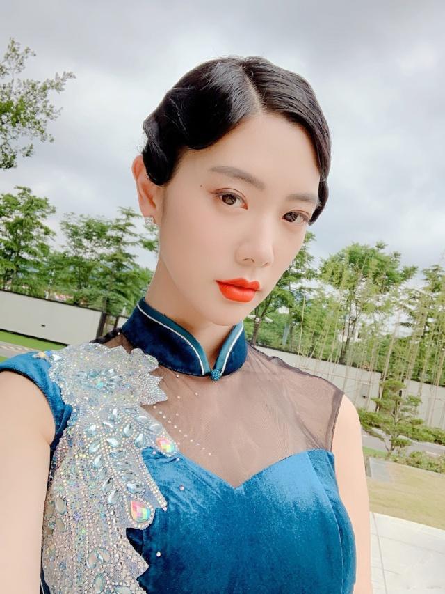 嘴唇直播下载 夜长梦多